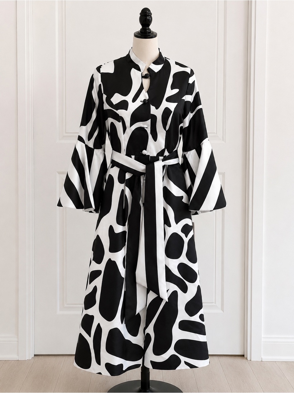 Dress by Nubiano Women’s Size 8 Black White Belted Midi Dress NWT MSRP $199